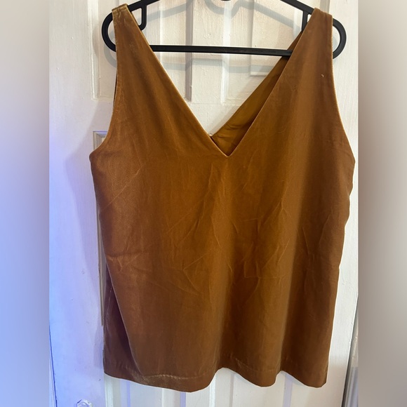 Top - Picture 5 of 12